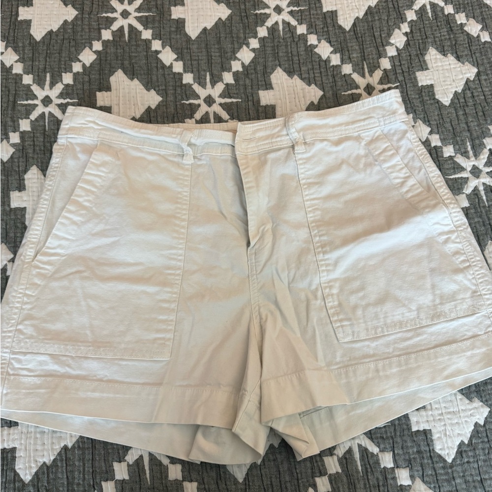 a new day Women's Light Tan Cargo Shorts